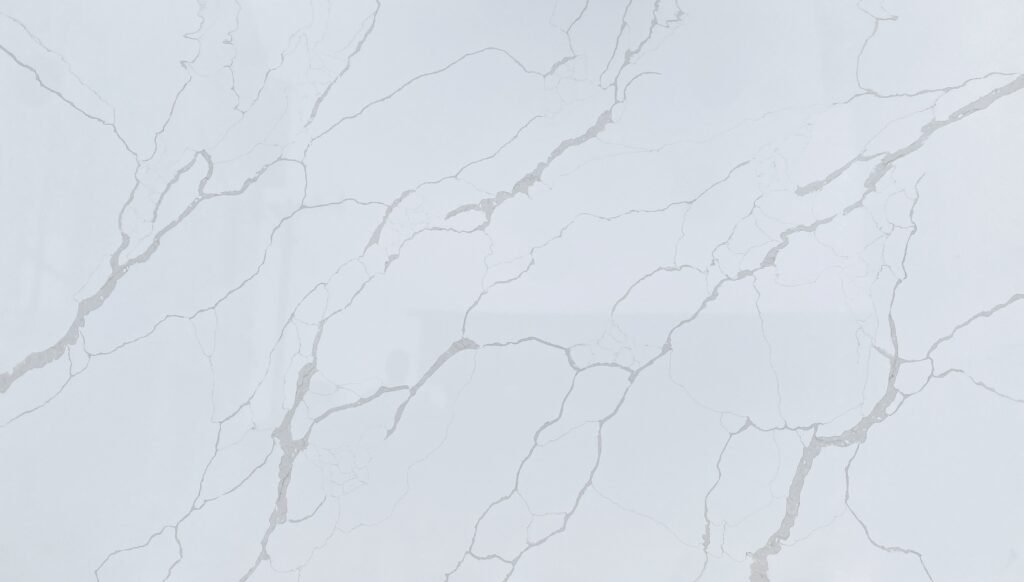 mx6312_meritara_super_jumbo_calacatta_quartz_slab_cambodia_quartz_factory