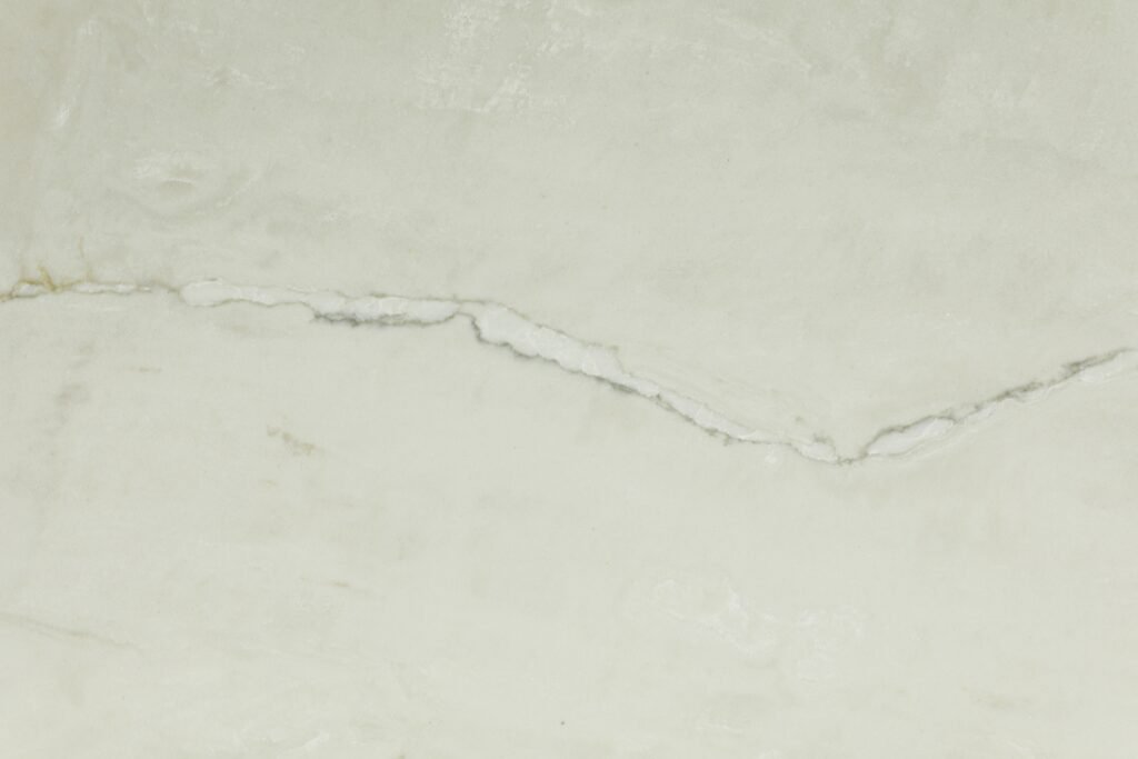 mx8006_quartzite_inspire_super_jumbo_quartz_slab_cambodia_quartz_supplier