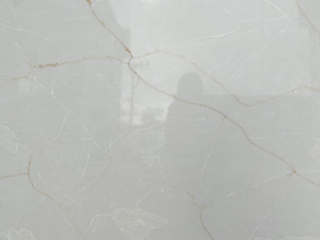 mx8117_meritara_cambodia_low_silica_super_jumbo_quartz_slab